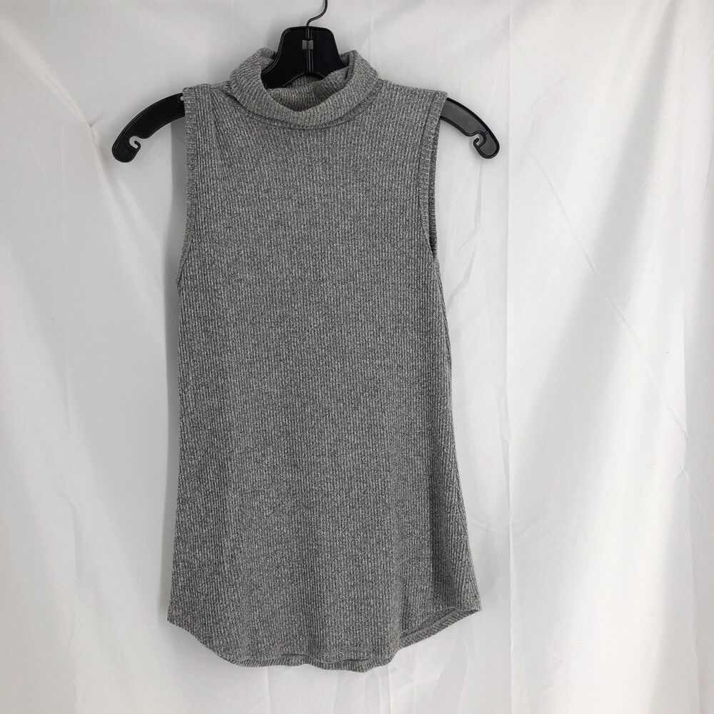 Fifteen Twenty Women’s sleeveless turtleneck Top Size Small
